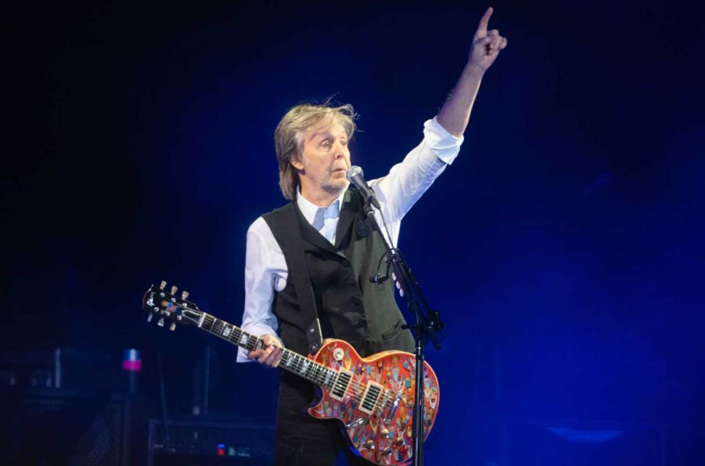 Paul McCartney prévient que le projet de loi sur le droit d'auteur sur l'IA pourrait « arnaquer » les artistes