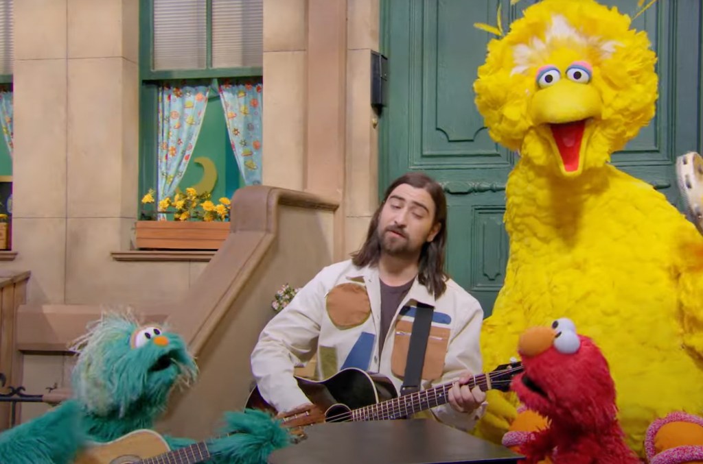 SZA, Noah Kahan, Chris Stapleton et bien d'autres prêts pour la saison 55 de "Sesame Street"