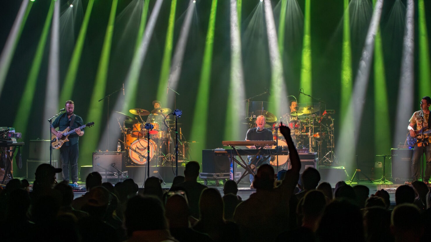 Spafford retrouve d'anciens membres lors du concert du réveillon du Nouvel An à Tempe