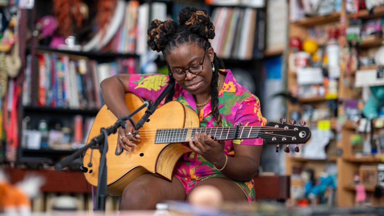 Yasmin Williams exploite la performance habile «Tiny Desk Concert»
