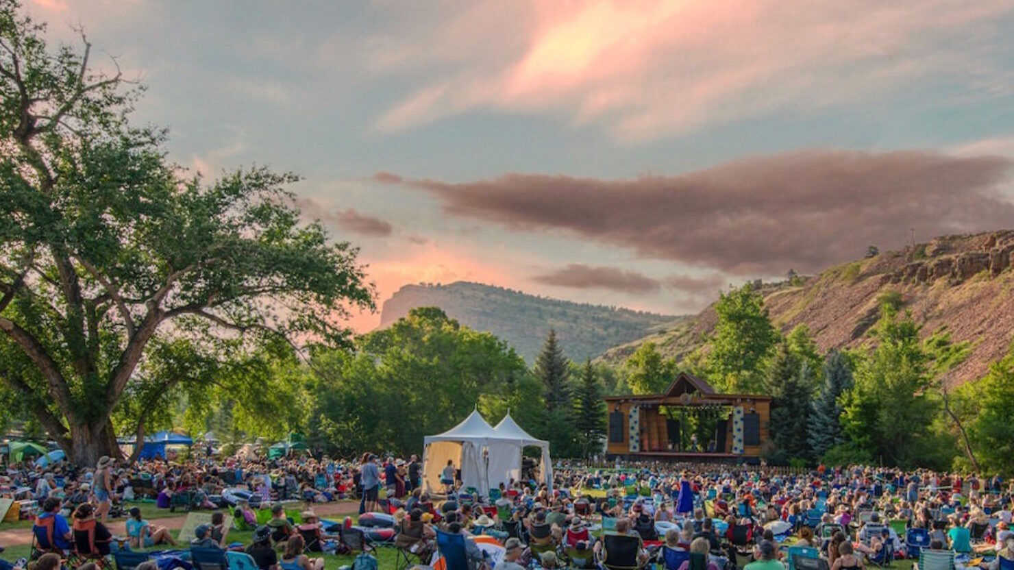 Nitty Gritty Dirt Band, Watchhouse, Devil en fait trois