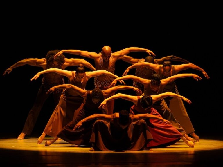 Acclamé Alvin Ailey American Dance Theatre revient au Kennedy Center