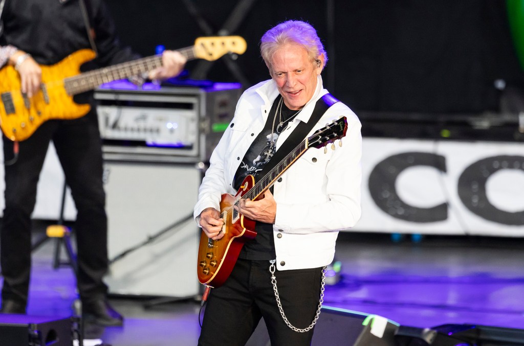 L'ancien guitariste des Eagles, Don Felder, «se sent beaucoup mieux» après une urgence médicale sur scène