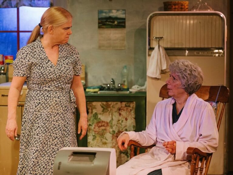 L'humour sombre et la tragédie se rencontrent dans «The Beauty Queen of Leenane» à Met