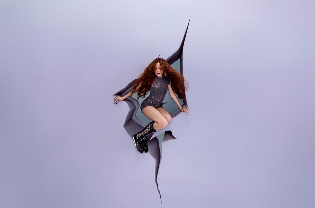 Le premier mini-album en solo de Jisoo `` Amortage '' est ici: diffusez-le maintenant