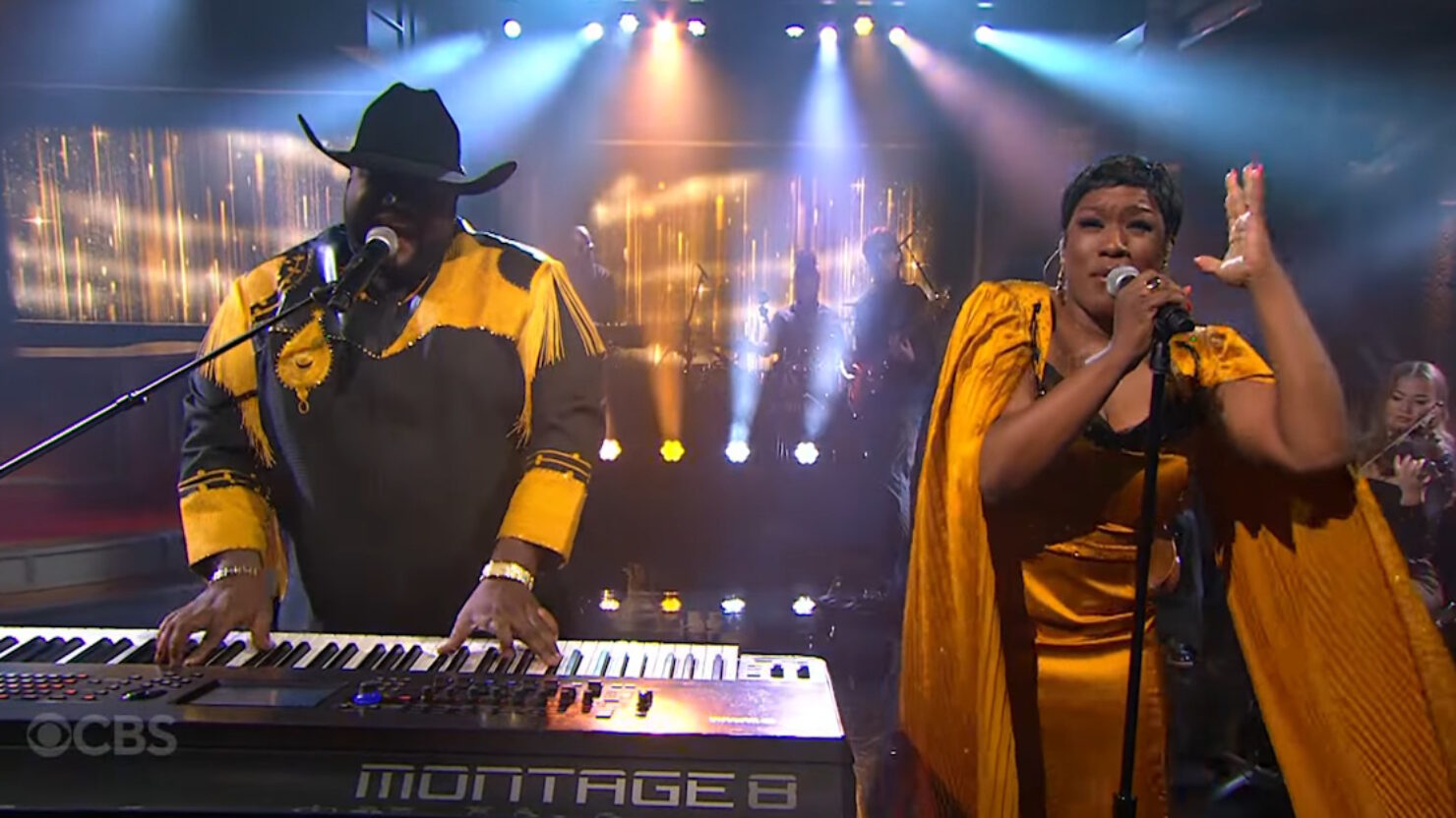 Regardez la guerre passionnée de la guerre et du traité 'M. Performance amusante sur «Colbert»