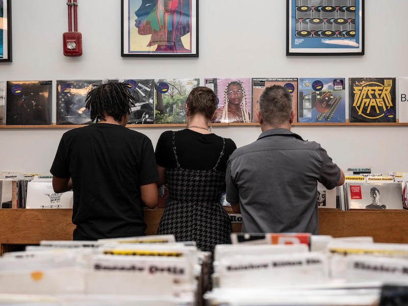 Rencontrez la magie de «Love and Vinyl» à l'intérieur des disques de Byrdland