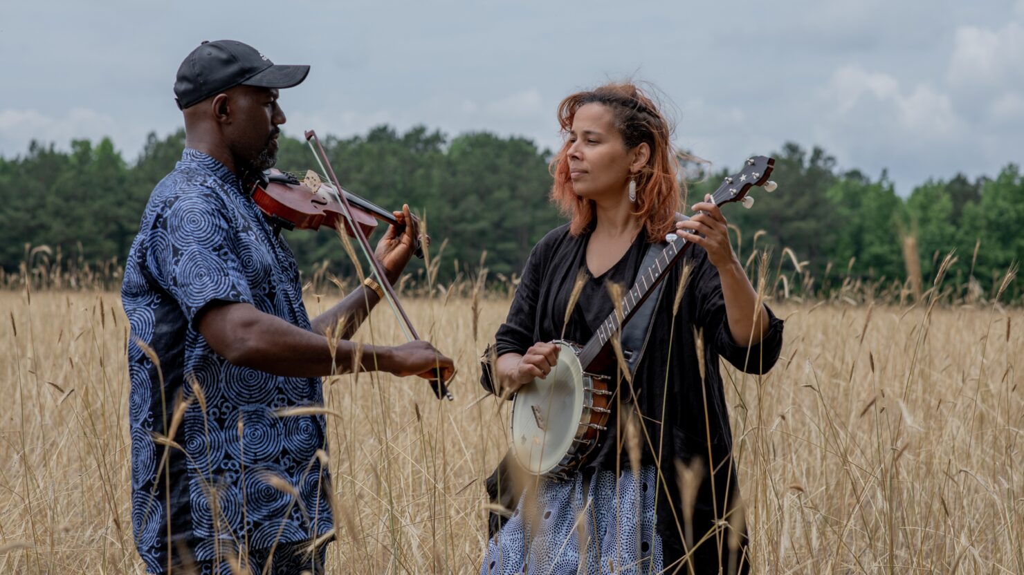 Rhiannon Giddens annonce l'album avec Carolina Chocolate Drops Bandmate Justin Robinson & The Old-Time Revue Tour Dates