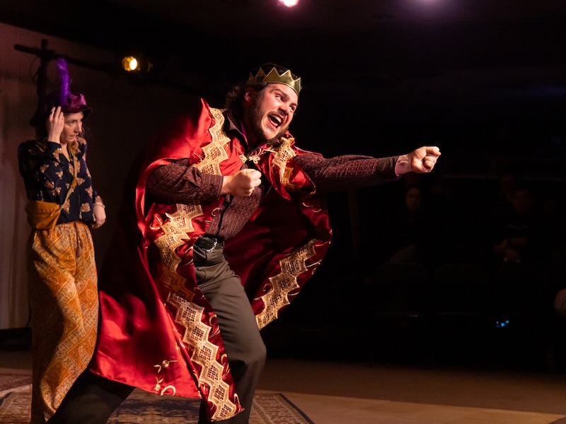 `` The Figs '' du Rorschach Theatre raconte une fable bizarre sur un roi obsédé