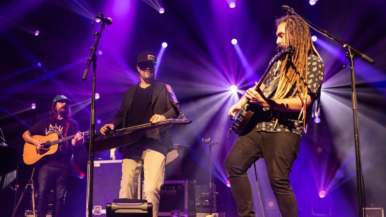 Torrin Daniels des habitants de la cuisine se joint à Greensky Bluegrass pour David Grisman Cover et plus à Brooklyn