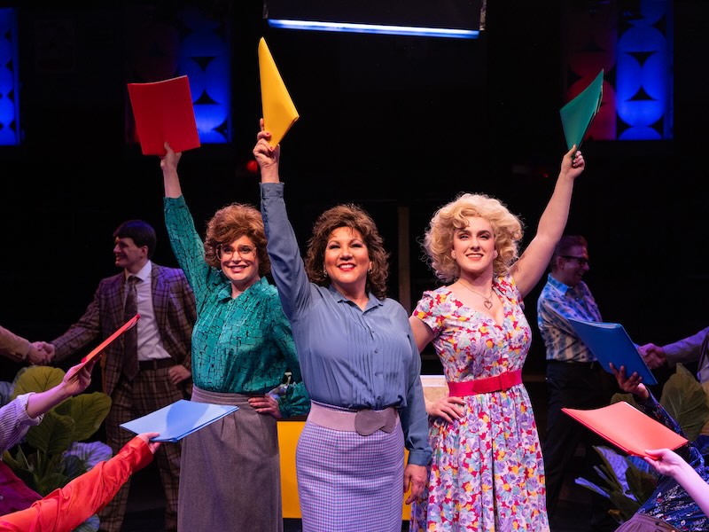 Un gazon et drôle de 9 à 5 la comédie musicale 'au Toby's Dinner Theatre