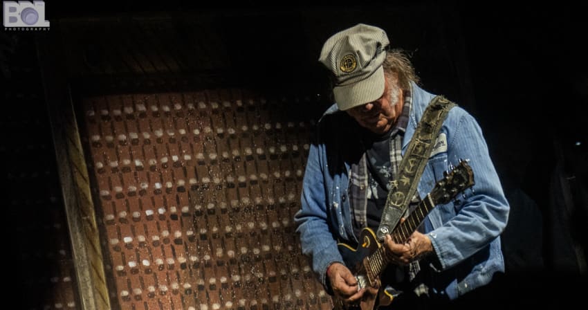 Achetez les billets de Neil Young & the Chrome Hearts