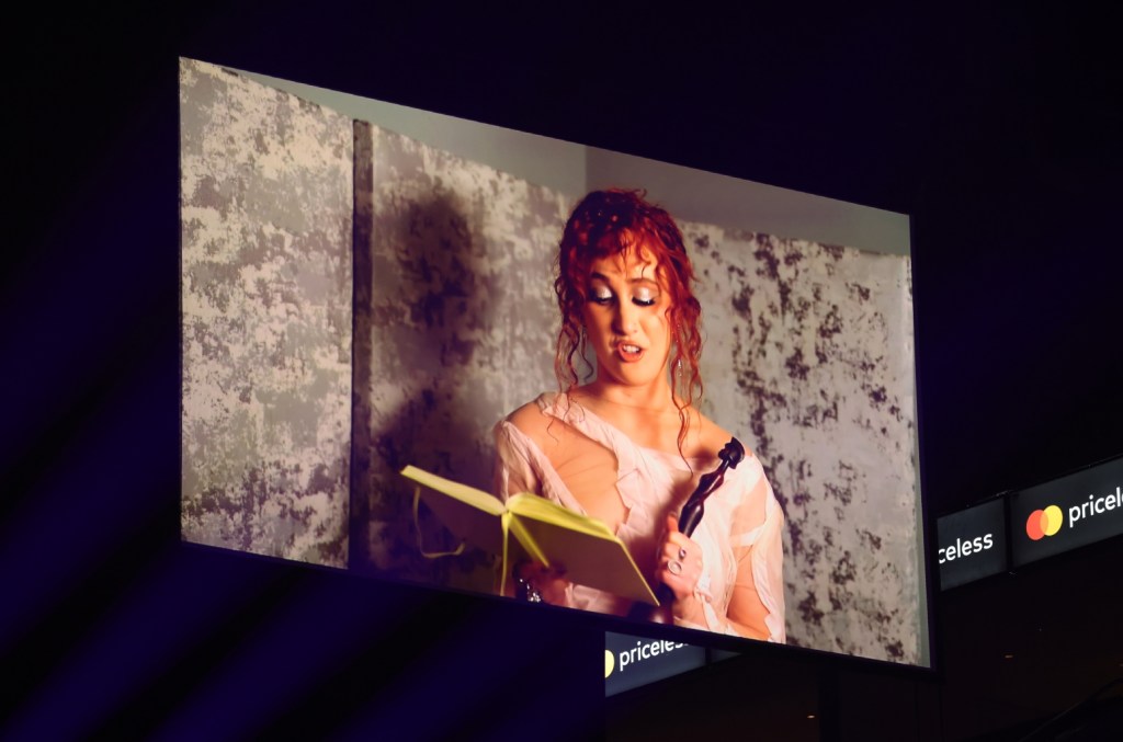 À 2025 Brits, Chappell Roan, Myles Smith et le dernier dîner envoient des messages forts dans leurs discours d'acceptation