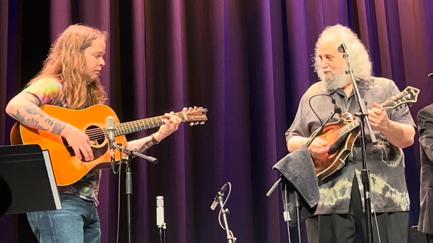 Billy Strings partage la note de gratitude après avoir joué lors de la célébration de David Grisman