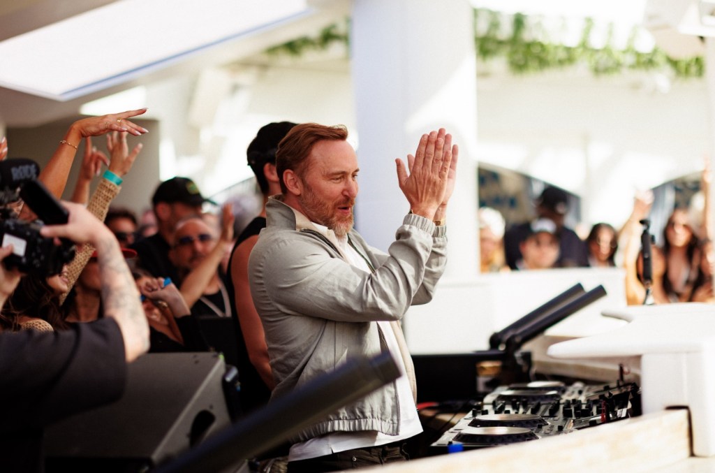 David Guetta fait ses débuts à Liv Beach à Las Vegas, promet une setlist remplie de surprises