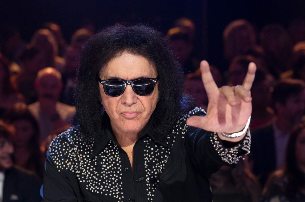 Gene Simmons laisse les fans devenir son roadie pendant une journée