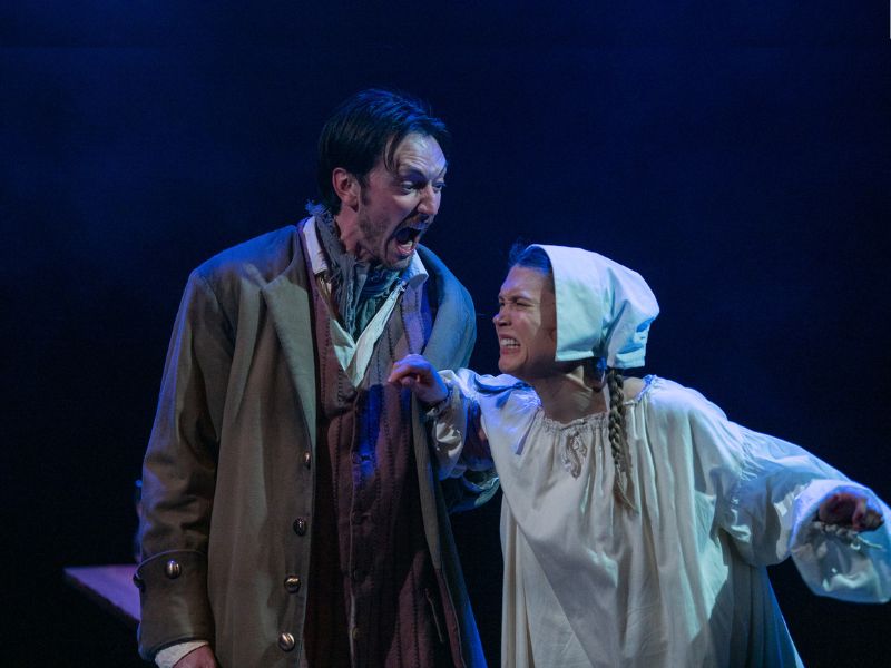 Le théâtre classique du "Crucible" en temps opportun du Maryland expose le fanatisme religieux