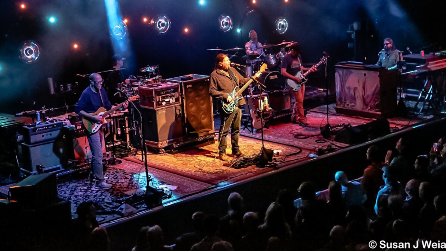 Moe. Annonce des dates de tournée de l'été 2025, y compris des spectacles avec Eggy