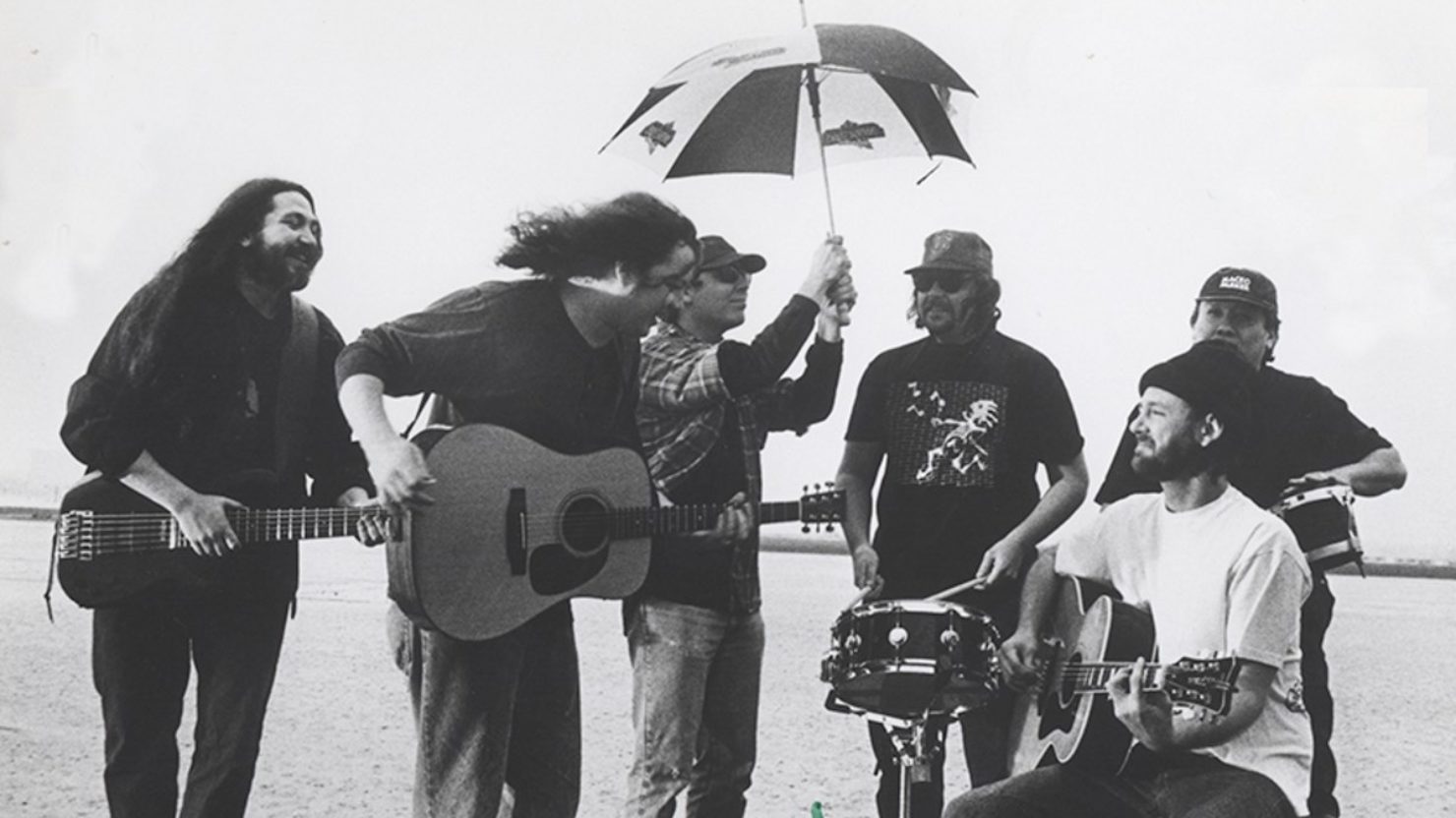 Regardez Jojo Hermann jouer le 1er spectacle avec une panique généralisée en 1992