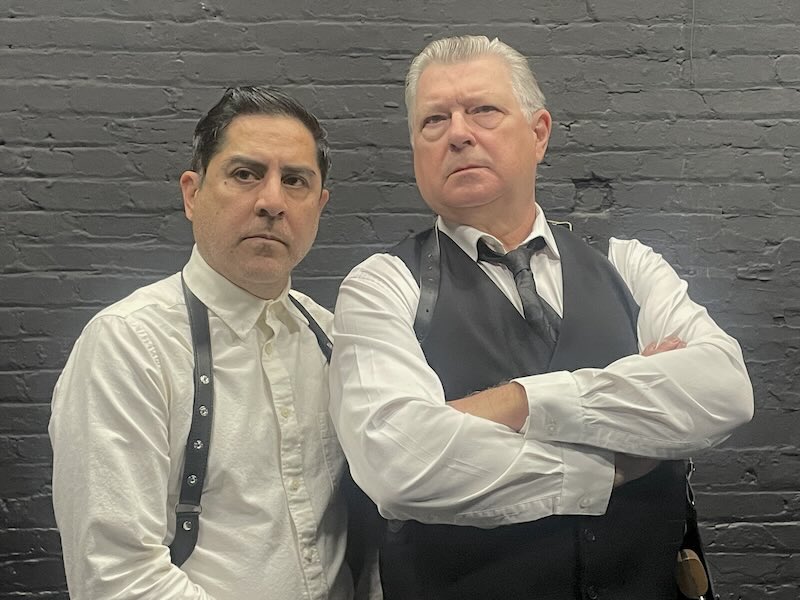 `` The Dumb Waiter '' Zings dans une production intime de Theatre du Jour