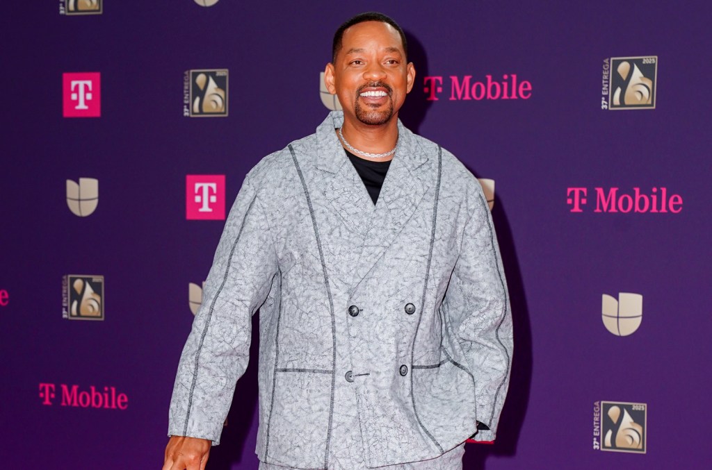 Will Smith recrée la scène de danse légendaire «Fresh Prince» avec Tatyana Ali & Doechii pour la tendance de «l'anxiété» Tiktok