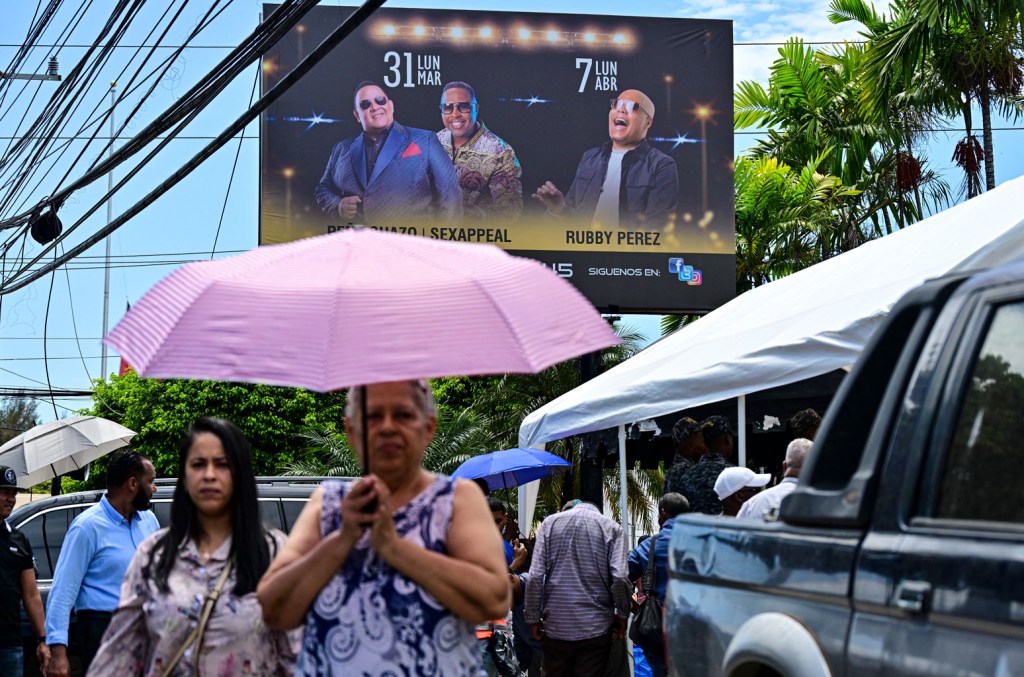 Jet Set Club Survivor Détails Le toit de moment exact a fait un tour au concert de Rubby Pérez: «Il y a eu un silence mortel»