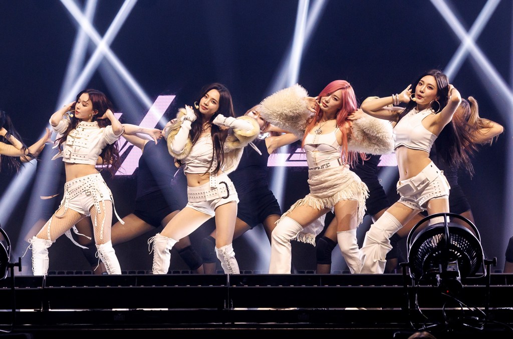 AESPA remporte le groupe de l'année à Billboard Women in Music 2025, ferme le spectacle avec 'Whiplash'