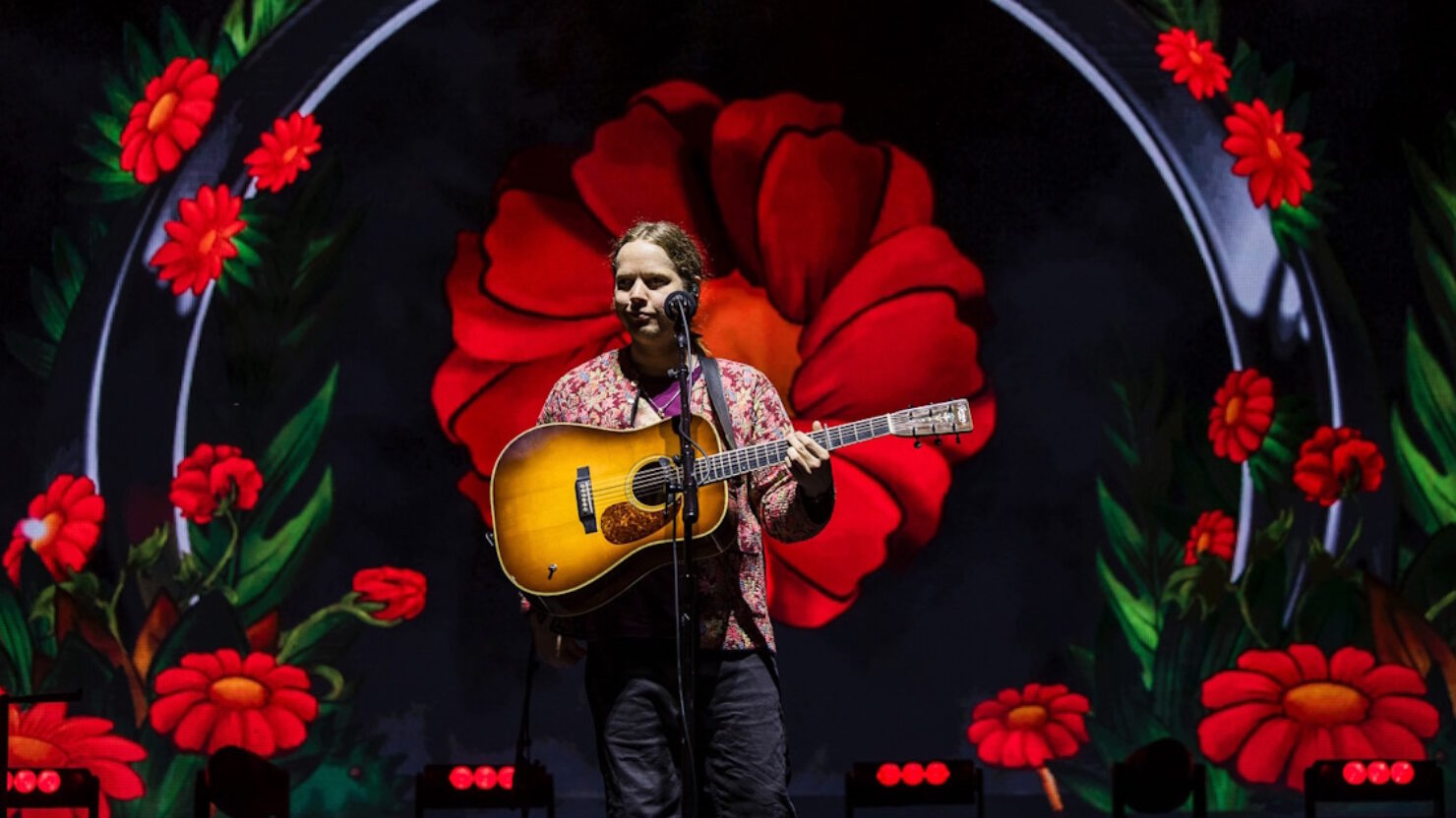 Billy Strings se lance sur les raretés à l'amphithéâtre de Koka Booth
