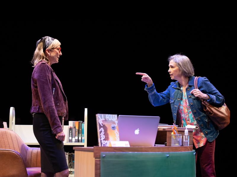 De superbes extraits de «mauvaises livres» les guerres culturelles chauffées au Round House Theatre