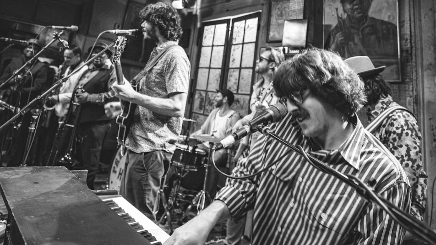 Goose se produit avec la préservation Hall Jazz Band et Karl Denson à la Nouvelle-Orléans
