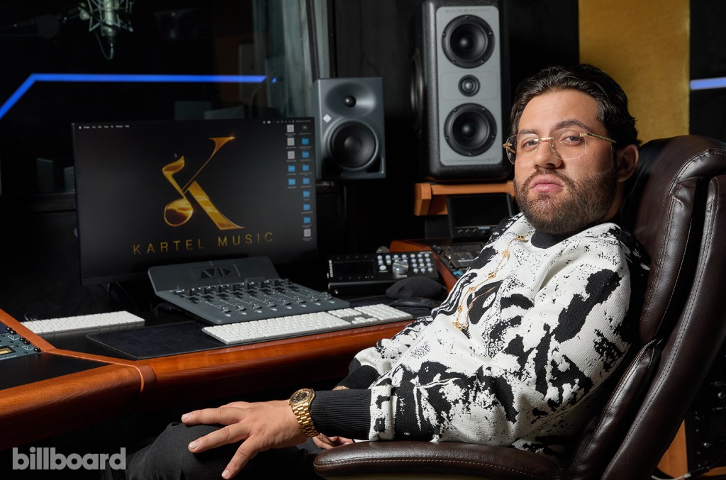 Luis R. Conriquez diminue la violence du concert, dit: «Je vais apporter des modifications importantes à mes paroles»