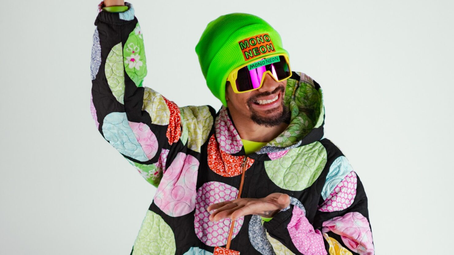 Mononeon harmonise la ruche avec le single «Beyoncé»