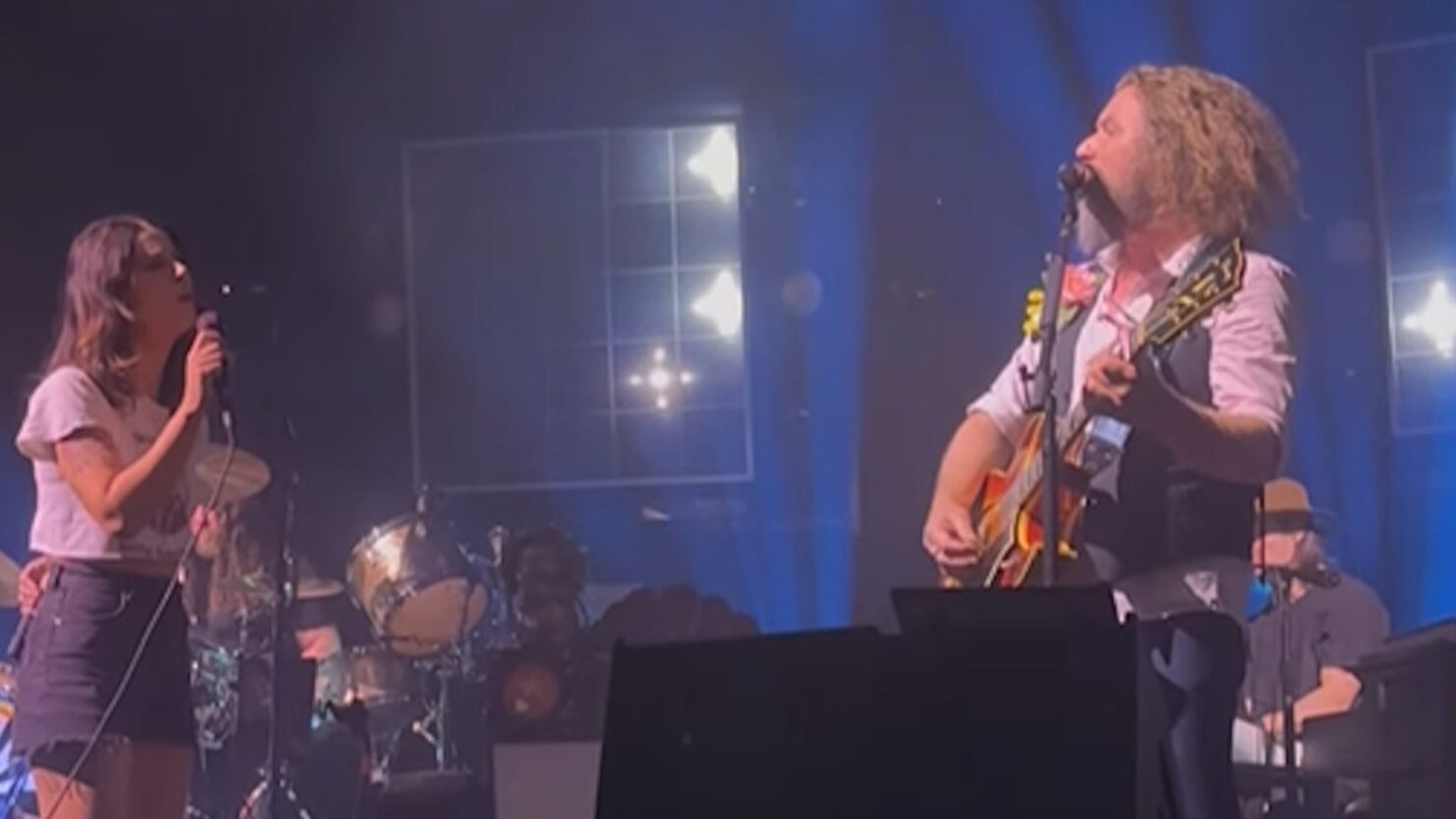 Regardez mon hommage à Willie Nelson à Austin, à Austin, regarde mon matin et Grace Cummings
