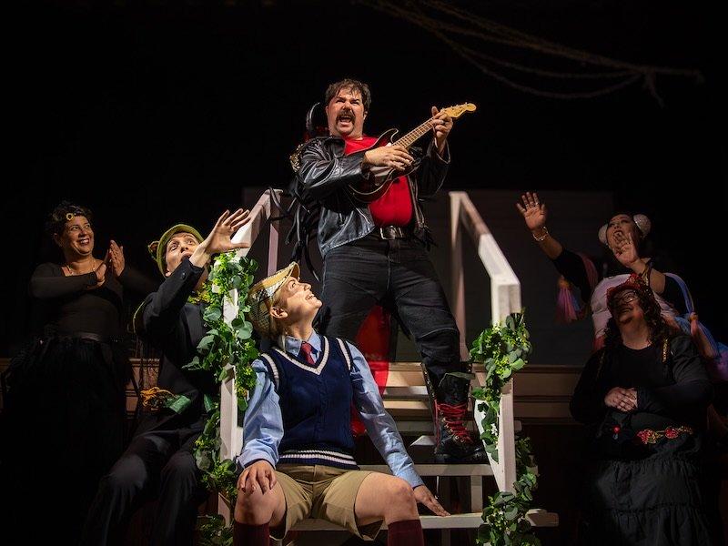 Une équipe de talents dans «James and the Giant Peach» chez les joueurs de la communauté McLean