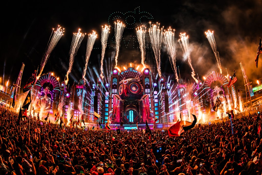 7 choses que nous avons apprises en parlant à EDC Las Vegas 2025 interprètes