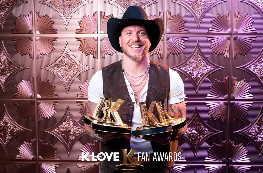 Brandon Lake, CeCe Winans et plus parmi les gagnants des prix des fans K-Love 2025: Liste complète