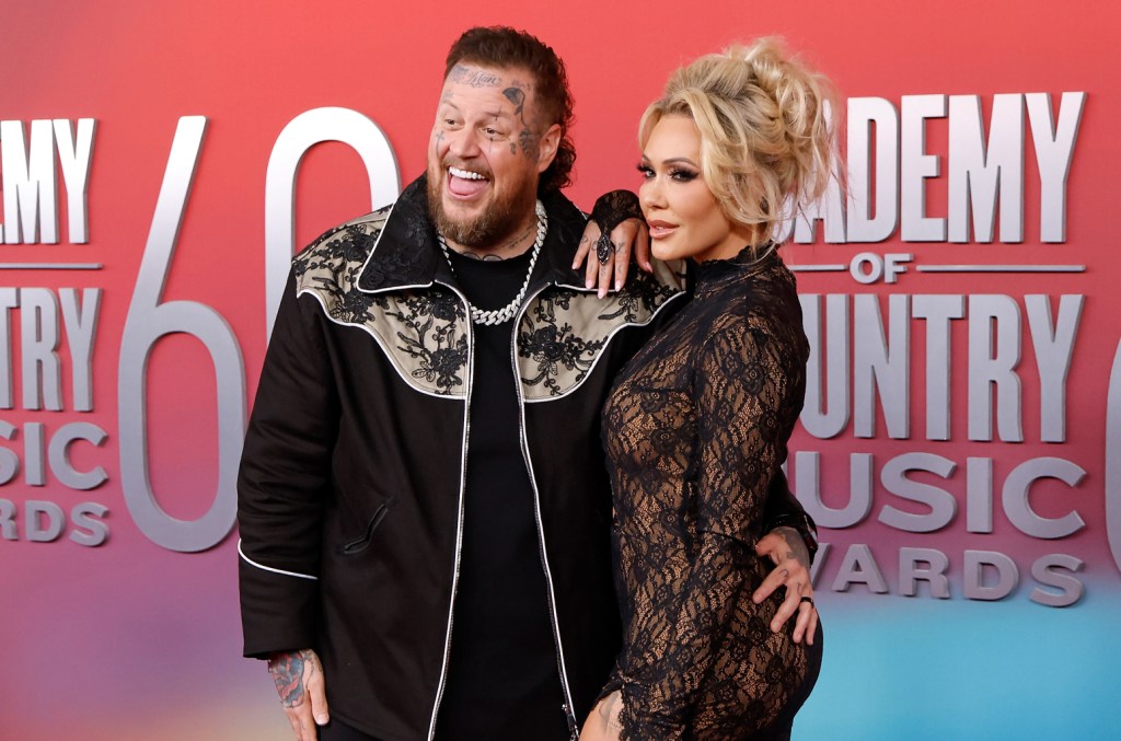 Jelly Roll & Bunnie xo «Toujours en train d'essayer» pour bébé au milieu du voyage IVF