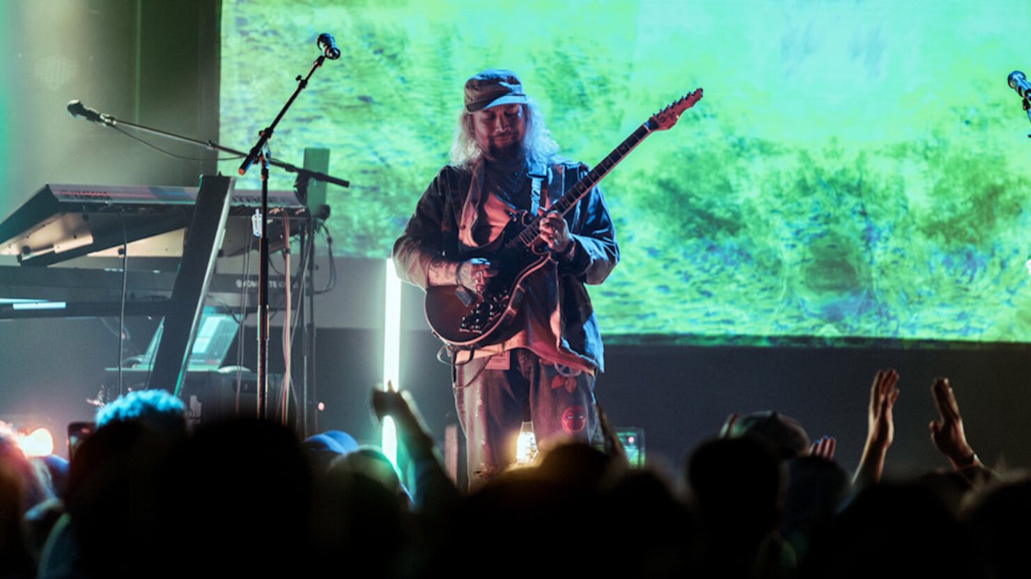 Mihali s'étend 2025 avant la tournée de rêve