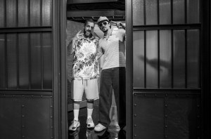 Tard Night avec Seth Meyers - Episode 1677 - Sur la photo: (LR) Le comédien / acteur Adam Sander et le rappeur Bad Bunny arrivent le 22 juillet 2025 - (Photo de: Lloyd Bishop / NBC)