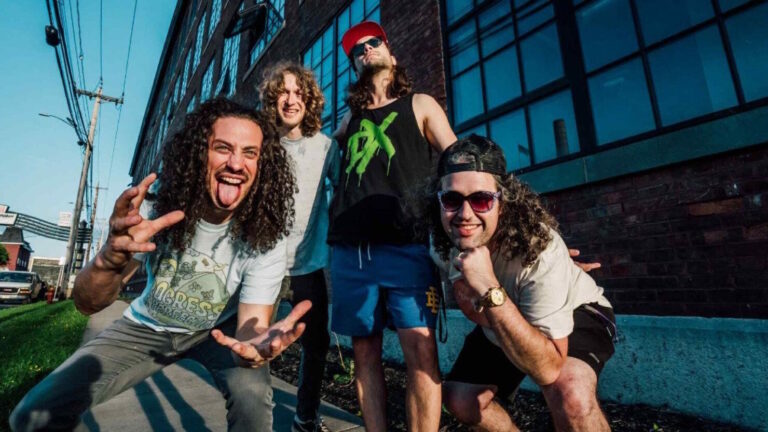 Les pigeons jouant au ping-pong prolongent la tournée d'automne 2025 en novembre