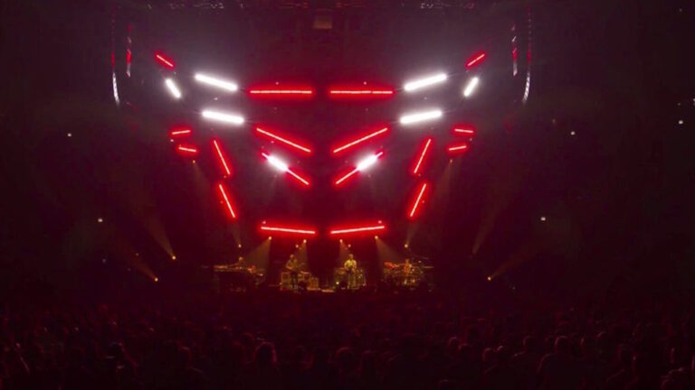 Phish Deep Dishs Out The Jams & Rarities on Night 1 au Chicago's United Center