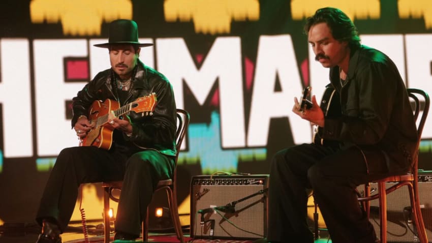 Hermanos Gutiérrez livre une performance chatoyante «Sonido Cósmico sur« Kimmel »