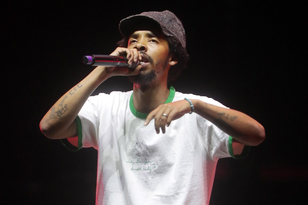 Earl Sweatshirt annonce la liste de sorties et la liste des pistes de l'album «Live Laugh Love»