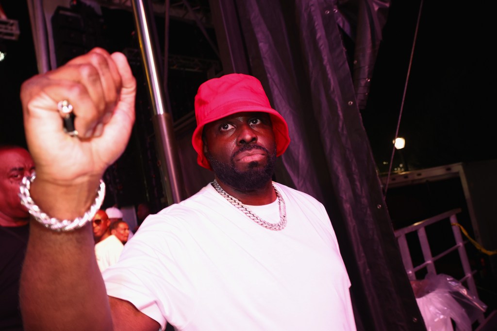 Funkmaster Flex annonce une émission de radio finale à Hot 97: «Toutes les choses se terminent»