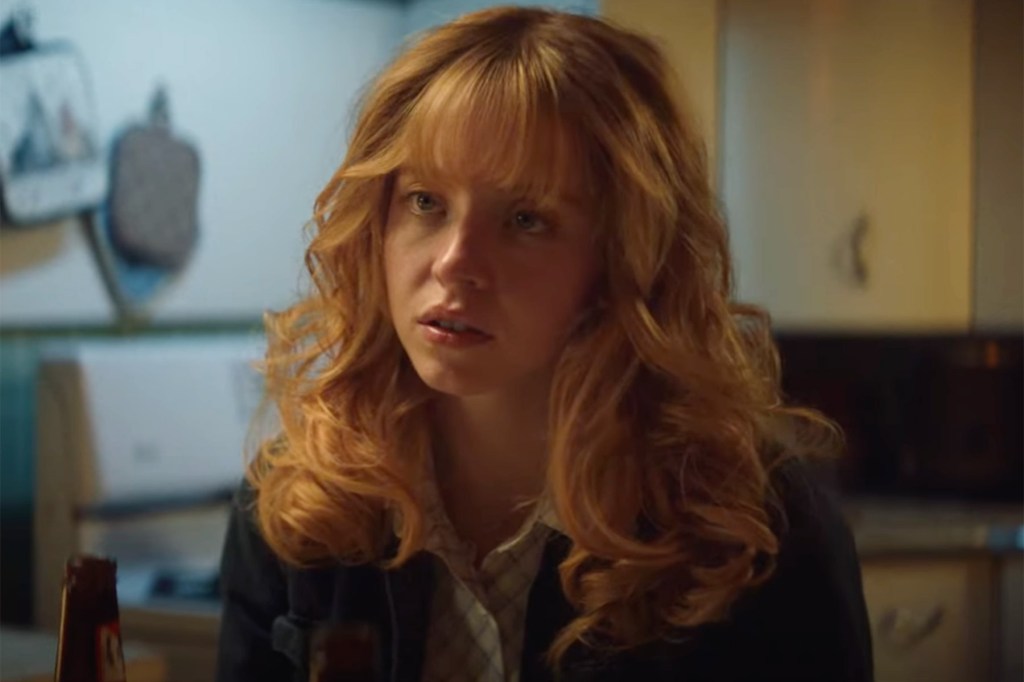 Halsey se situe auprès de «Americana» au milieu des contrecoups sur la campagne publicitaire de Sydney Sweeney