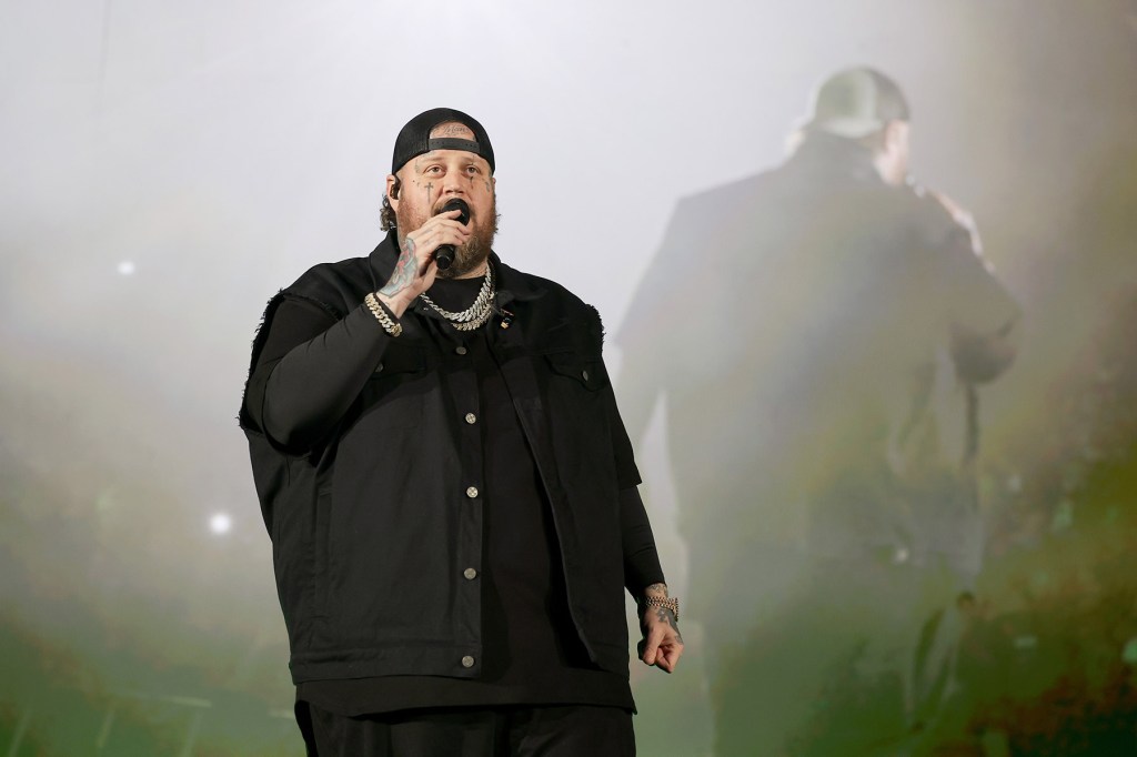 Jelly Roll révèle qu'il a été blessé lors de la formation de la WWE Summerslam: `` C'est une collision constante ''