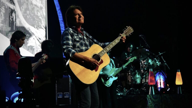 John Fogerty prolonge le héritage avec de nouvelles dates d'automne 2025