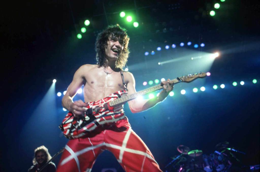 La guitare Kramer de 1982 d'Eddie Van Halen devrait rapporter plus de 2 millions de dollars aux enchères