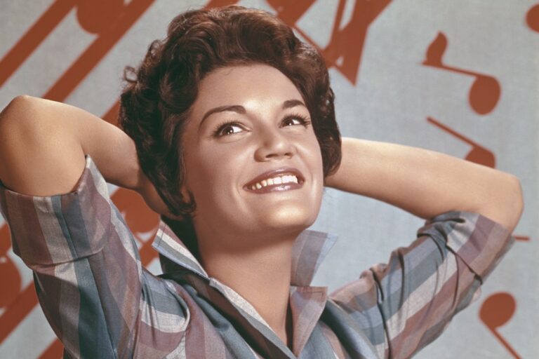 La musique de Connie Francis – y compris le coup viral «Pretty Little Baby» – venant en vinyle et streaming après sa mort
