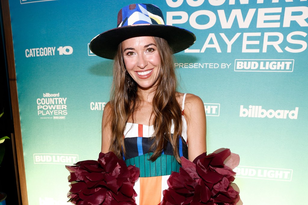 Lauren Daigle, Cece Winans, Lecrae et plus se déroulent au 2025 GMA Dove Awards